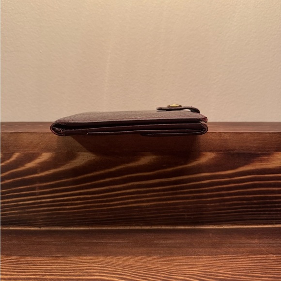 Gucci Leather Bifold Wallet
With certificate of authenticity

w:4.7 in h:3.9 in - Picture 3 of 11